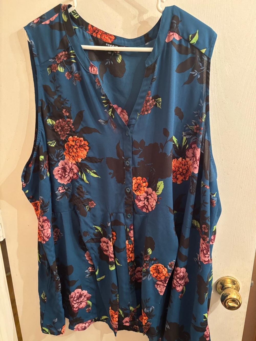 torrid Teal  Floral Sleeveless Button-Front Blouse